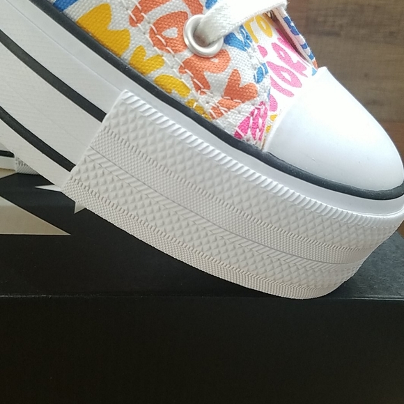 Converse BRAND New platform in the box no lid - Picture 4 of 16